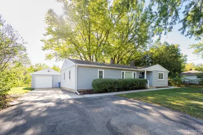 Remodeled 3 bedroom home in Monona. Close to Downtown!