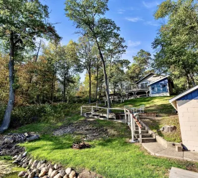 Mayo Lake Cottages 시블리 호 주변 호텔