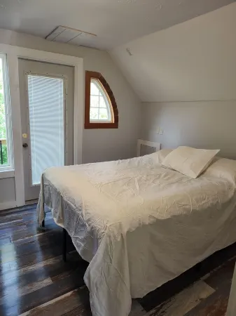 Couple - Close to Hersey River, Trails, Golfing, Parks and Horseback Riding