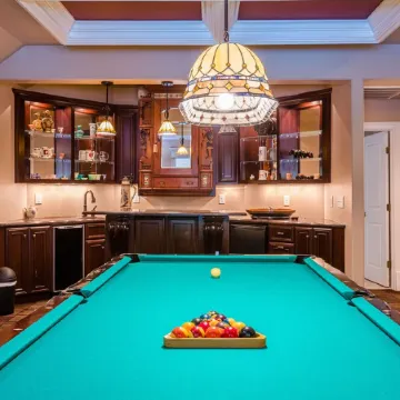 Large House w/ Private pool - perfect for Golfing Groups (12) beds