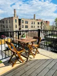 Spacious brand new condo - 15 min from downtown Chicago! Sleeps 6 월마트 슈퍼센터 주변 호텔