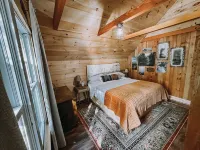 Cozy Waterfront Lake Cabin - New Listing - Adirondacks - Long Lost Lodge