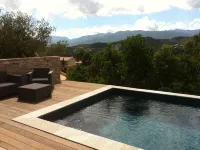 2 bedroom house with private pool 5 minutes from the beaches