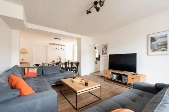 House for 12 cyclists 6 bedrooms with roof terrace