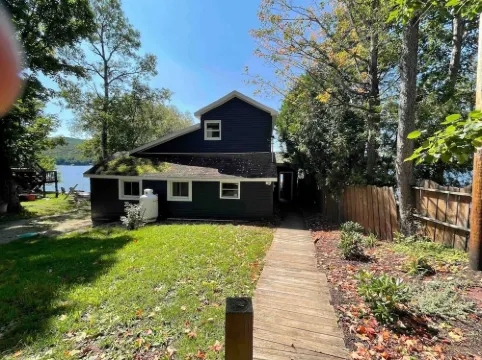 Lakefront home with amazing sunsets, fall foliage!