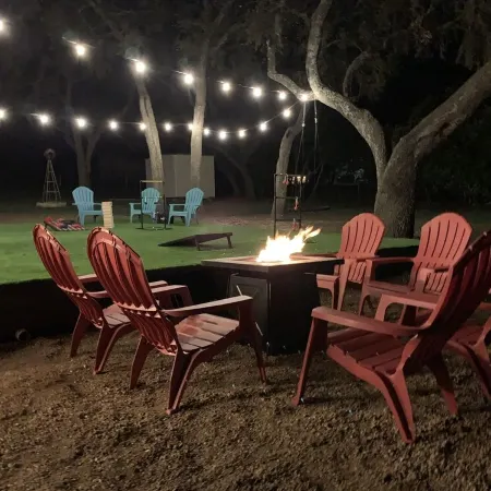 House w/1 acre, Spa & Outdoor Living