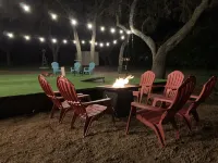 House w/1 acre, Spa & Outdoor Living