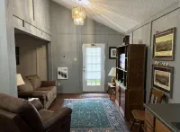 Cozy House (Hurley, WI/Ironwood, MI area) Hotels in Montreal