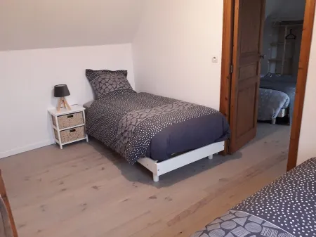 Fisherman's house near the sea Отели в г. Экиан-Пляж