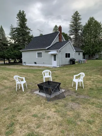 Perfect Up North getaway for groups near lakes, beaches, woods and trails!