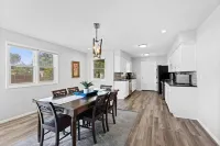 Stylish Rancher in Quiet, Tree Lined Neighborhood. Hotels in Joplin