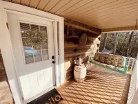 Charming and modernized 1800's Creekside Cabin w/Hot Tub and 5 minutes to I-77