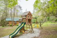 Happy Farm with Views & Hot Tub!