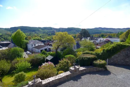 Beautiful views, walking distance to town