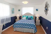 Happy Turtle - 60 Steps From The Beach! Cortez Beach附近的飯店