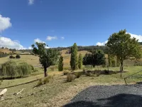 Native Valley Cottage is a peaceful, tranquil hideaway in the Tumbarumba area. Hotels in Holbrook