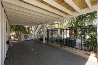 Heated Pool. Private Beach Path. Vilano Beach House Closest to Historic St. Aug.