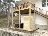 Main Channel Lake Hamilton- Private Hot Tub, Firepit, Boat Dock, No Cleaning Fee Hotels in Piney