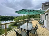 Lakefront Peaceful Getaway in Mountain Lakes