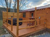 The Banty Rooster - A Couples Getaway in the Mountains of East Tennessee Hotel dekat Brandywine Creek Steakhouse & Tavern