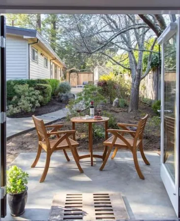 Modern Garden View Home w/ free parking, unique art & furniture: a Superhost Отели рядом с достопримечательностью «Национальная зона отдыха Голден Гейт»