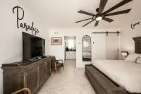 The Cozy Little Cottage!