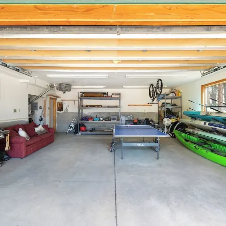 Hot Tub - Game Room - 14 beds - Across from Lake Tahoe