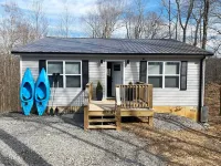 4 Bedroom Lakehouse w/ Hot Tub, Firepit, & Game Room