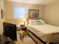 Fabulous Aggieville Hideaway - Convenient 1 bedroom next to KSU & Aggieville