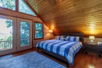 ❤ Cozy Log Cabin w/Stunning View! Waterfall, 3 Fireplaces, Arcade, Stocked!