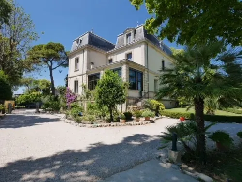 2-star apartment in writer's house