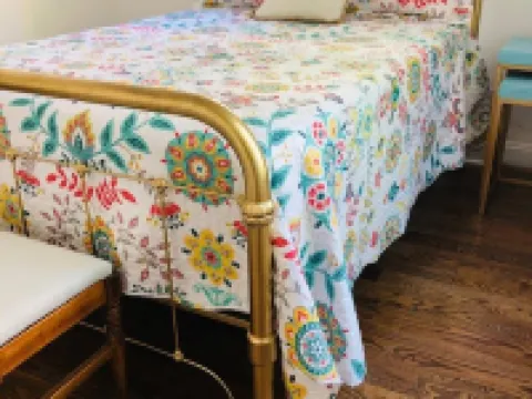 Bright New Cozy Cottage -  1/2 mi from downtown. Hotels in Tryon