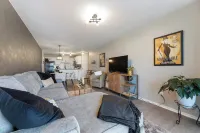 Luxury Mid-century Condo, Cozy & Fully Remodeled. Stocked with Many Extras!