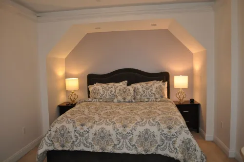 UPGRADED 2BR/2BA LAKEFRONT CONDO 305 Private Beach/ BalconyRent 3/4th free-ask!