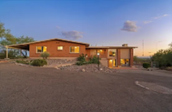 Catalina Foothills Family Friendly Stunning Views Heated Pool Spa Sleeps 16