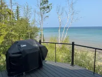 Secluded Bayfront Cottage with Stunning views