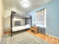 Keansburg! Your Beach Home! Pet Friendly. Hotels in Keansburg