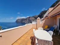 APARTMENT WITH SEA VIEWS AND FANTASTIC SUNSHINE Hoteles en Acantilados de Los Gigantes