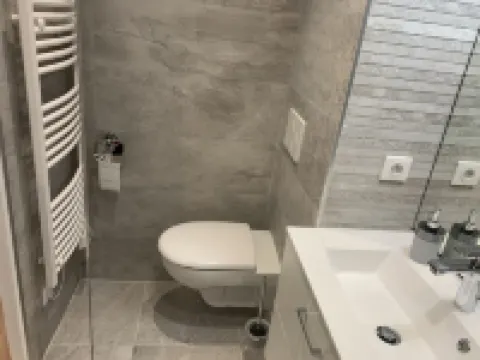 Very attractive, fully-furnished, luxury T2 apartment 5 minutes' walk from the center. Hotels in Divonne-les-Bains