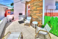 Spacious 3 Bedrm/2 Bath OceanFront Apt w/ Large Balcony Overlooking Pool