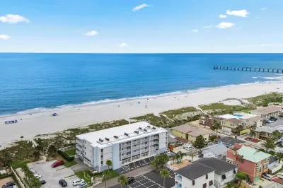 Oceanfront Penthouse Condo - Beach, Pool, Elevator, & Close to Everything!