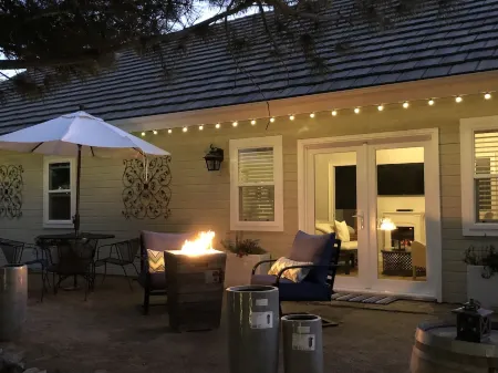 Lux Vineyard Escapes-Romantic Guest Suite