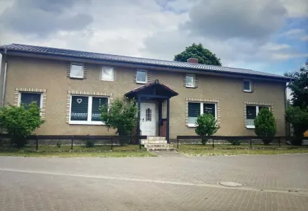 Beautiful vacation apartment Отели в г. Нойштрелиц