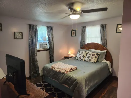 Relaxing, Peaceful 1-bedroom Pet- Friendly Apartment