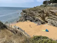 Rare! Seafront vacation home with direct access to sea and beach - Wifi