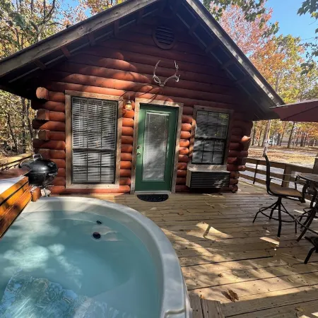 4 Moose Lodge ROMANTIC Log Cabin in the woods. Hot Tub & Wood Burning Fire Place