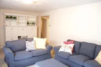 Mayberry in Orem!  Cozy 2BR Apt by Costco! All New Carpet/Paint 奧勒姆住宿飯店