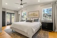 Serene Mountain Luxury-King beds & private Hot tub Отели рядом с достопримечательностью «Слотерхаус Трейл Хед»