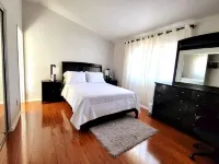 Cheerful 4 bedroom Hotels in Vista
