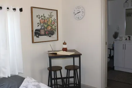 Allie Rose/Cabin 1 / Lake Athens/ Canton Trade Days